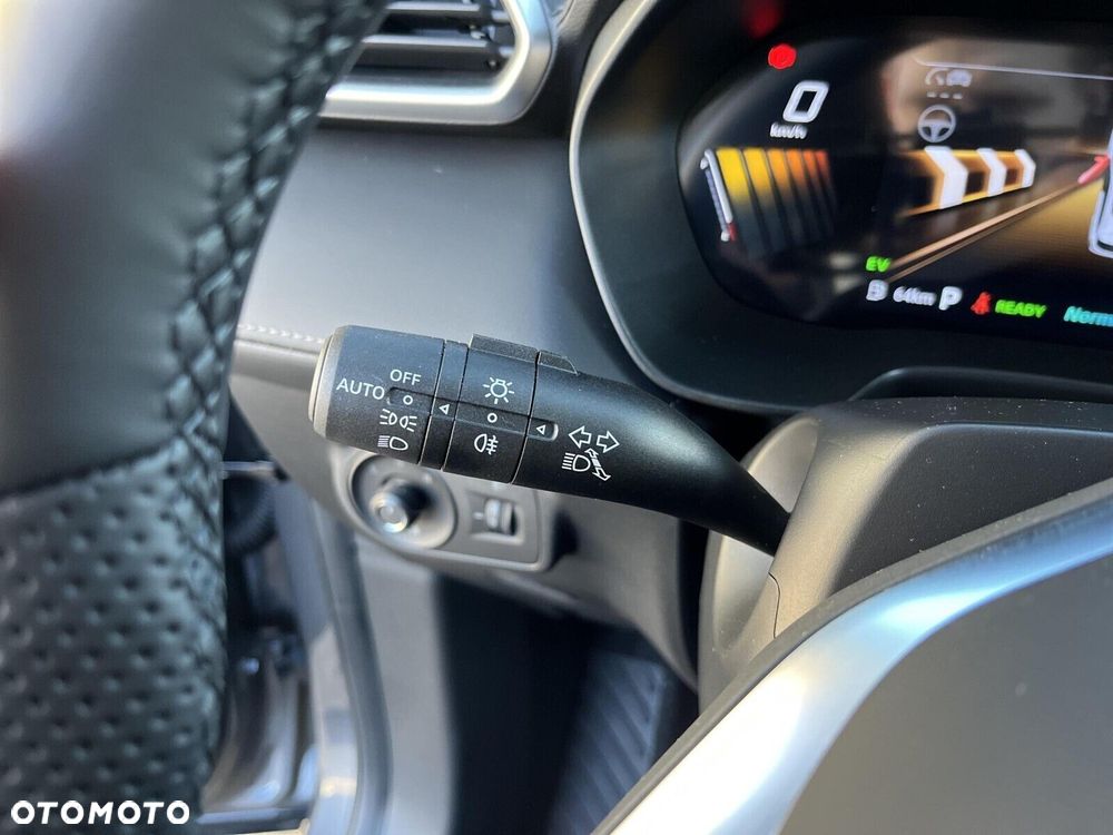 MG ZS Hybrid+ - 23