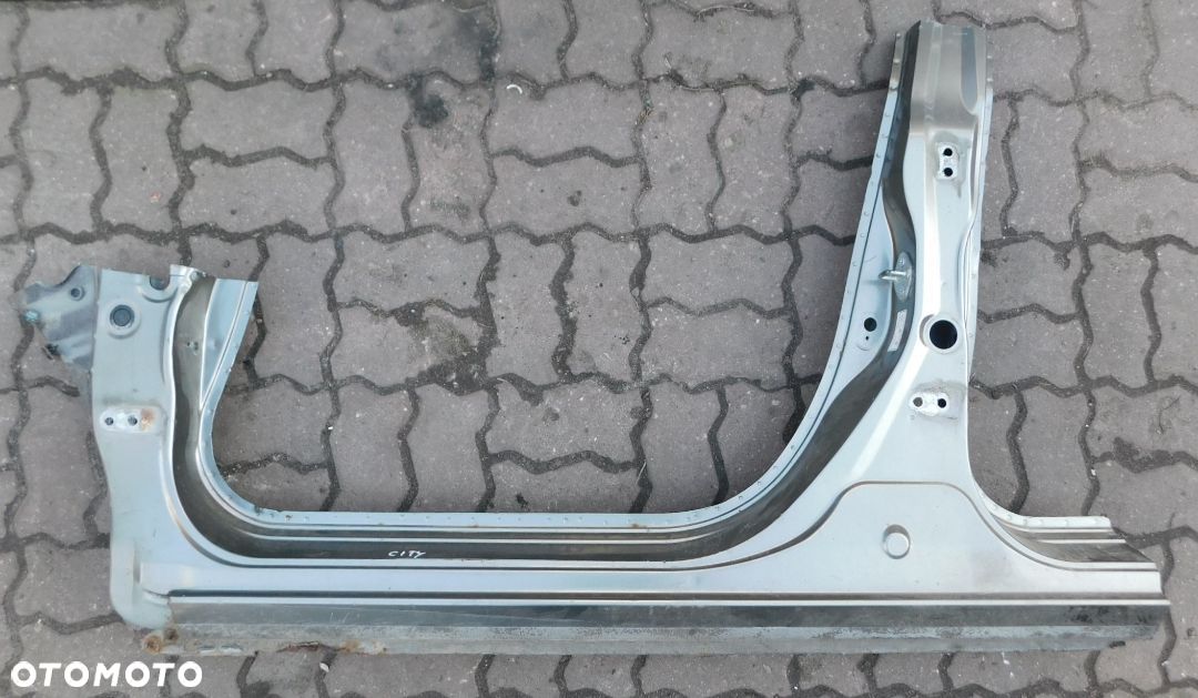 próg lewy przód  HONDA CITY IV LIFT 04-08 - 1