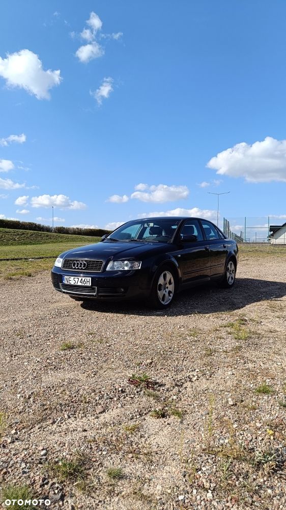 Audi A4 Limousine - 1