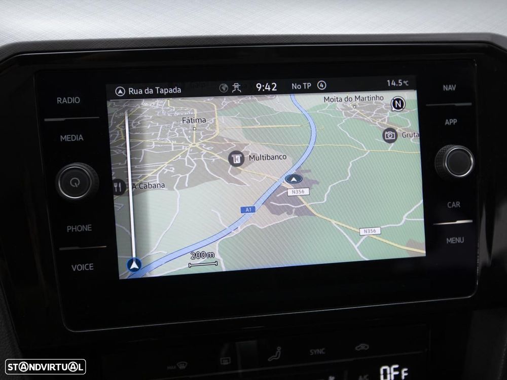 VW Passat Variant 2.0 TDI Business DSG - 26