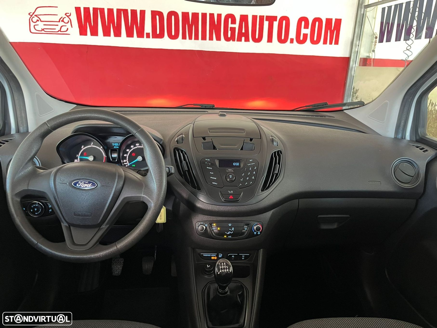 Ford Tourneo Courier 1.5 TDCi Ambiente - 8