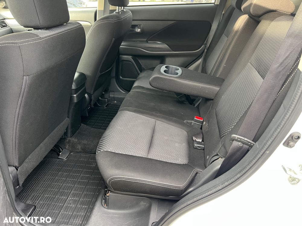 Mitsubishi Outlander 2.2 DI-D 4WD Automatik Intense - 8