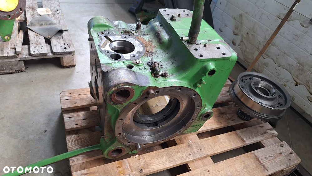 obudowa mostu l111990 john deere 6506 6600 seria 6000 - 1