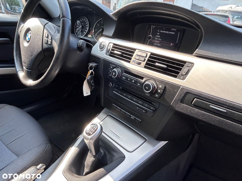BMW Seria 3 318i Edition Exclusive - 13