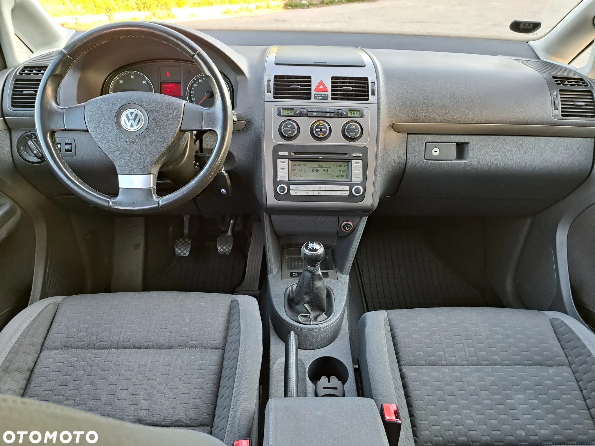Volkswagen Touran - 20