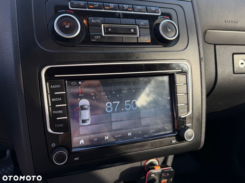 Volkswagen Touran 1.6 TDI DPF Cross DSG - 12