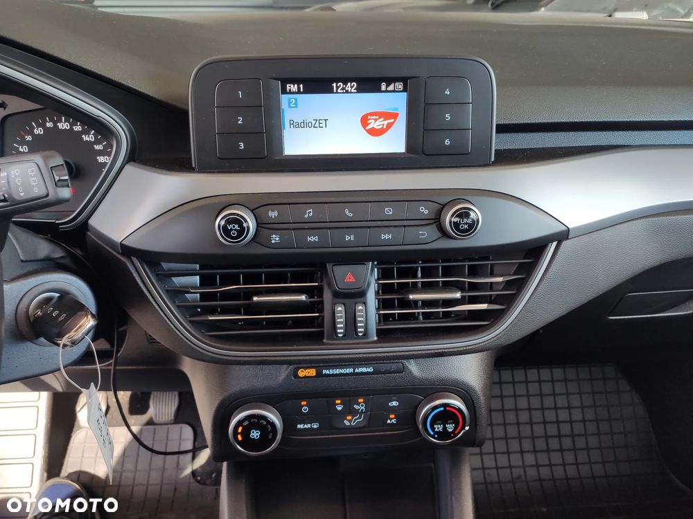 Ford Focus 1.0 EcoBoost Trend Edition - 25