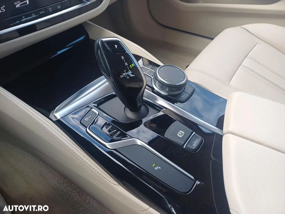 BMW Seria 5 520d xDrive Aut. Luxury Line - 16