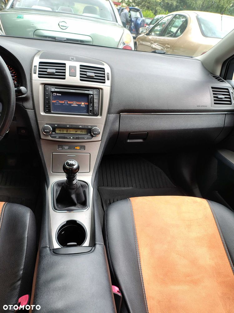 Toyota Avensis - 5