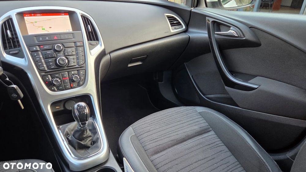 Opel Astra 1.4 Turbo Exklusiv - 31
