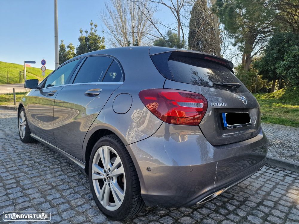 Mercedes-Benz A 180 - 4