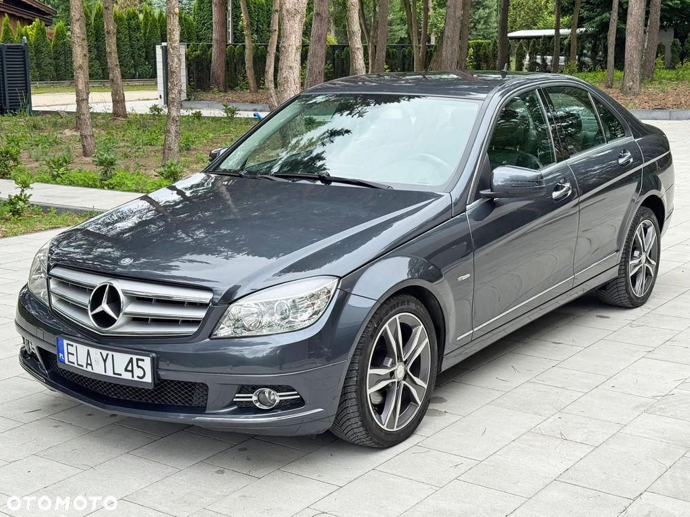 Mercedes-Benz Klasa C 250 CGI Automatik BlueEFFICIENCY Avantgarde - 2