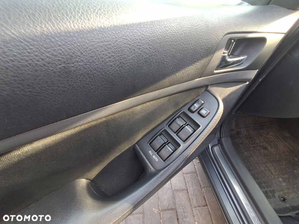 Toyota Avensis 2.0 D-4D - 11