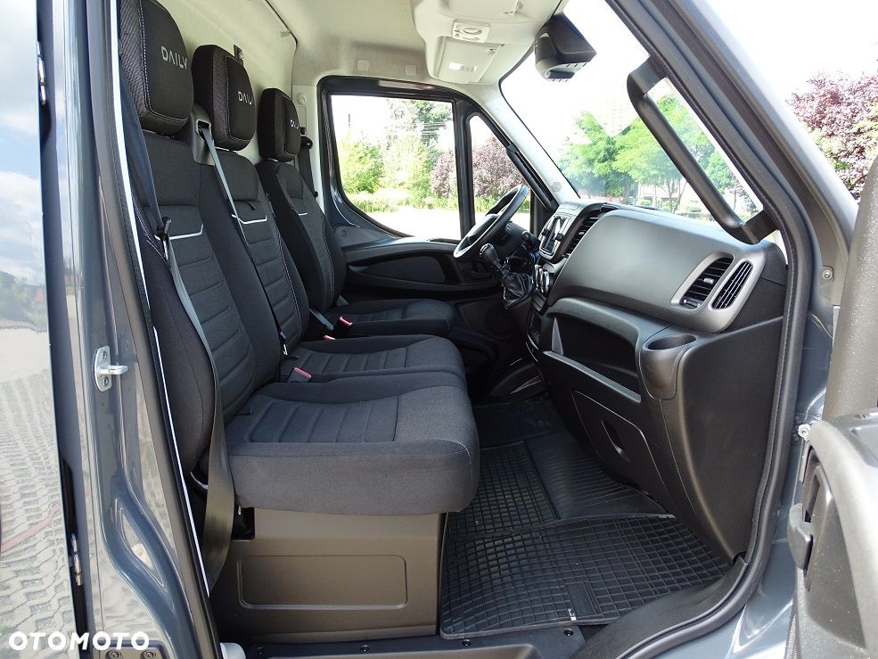 Iveco Daily 35S18 L4H3 3.0 180 Blaszak Furgon UNIKAT!! 77 Tyś.km. JAK NOWY!! Salon PL 1 Wł.!! - 24