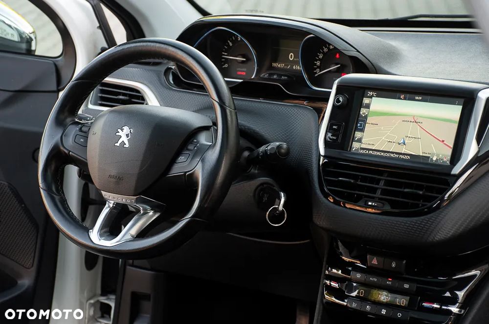 Peugeot 208 PureTech 110 Stop & Start Tech Edition - 18