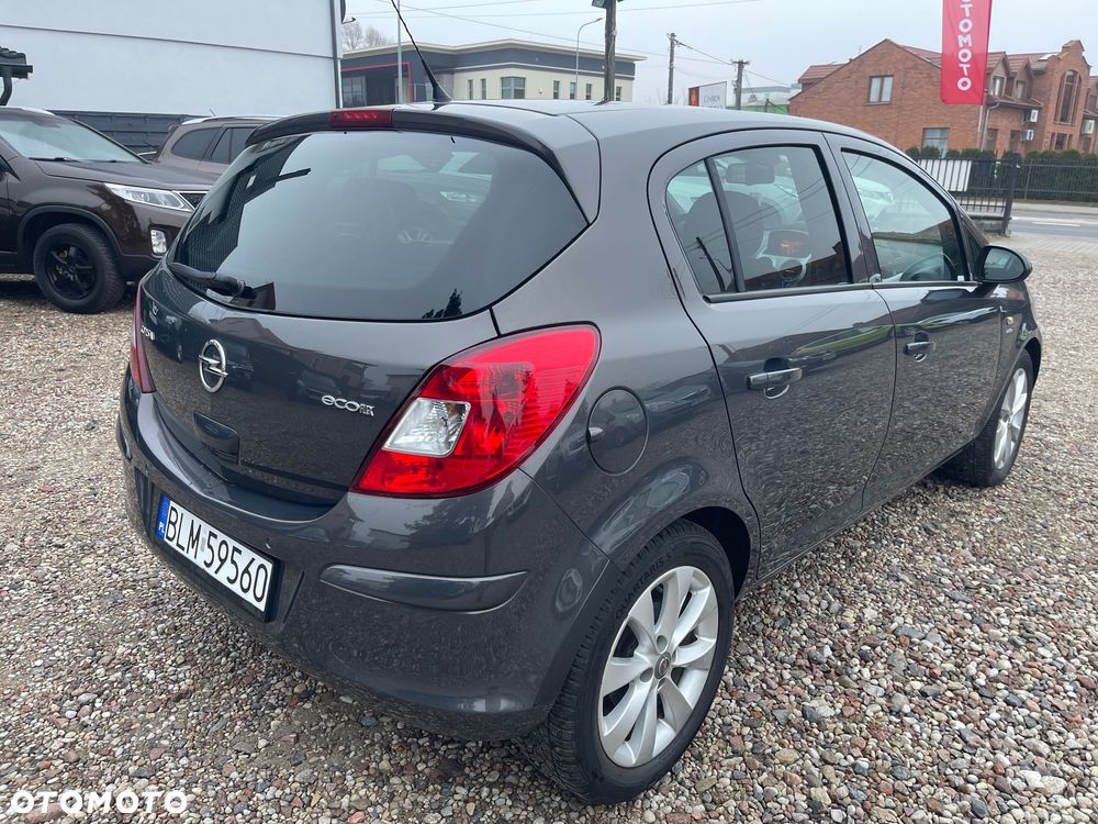 Opel Corsa 1.2 16V Cosmo - 8