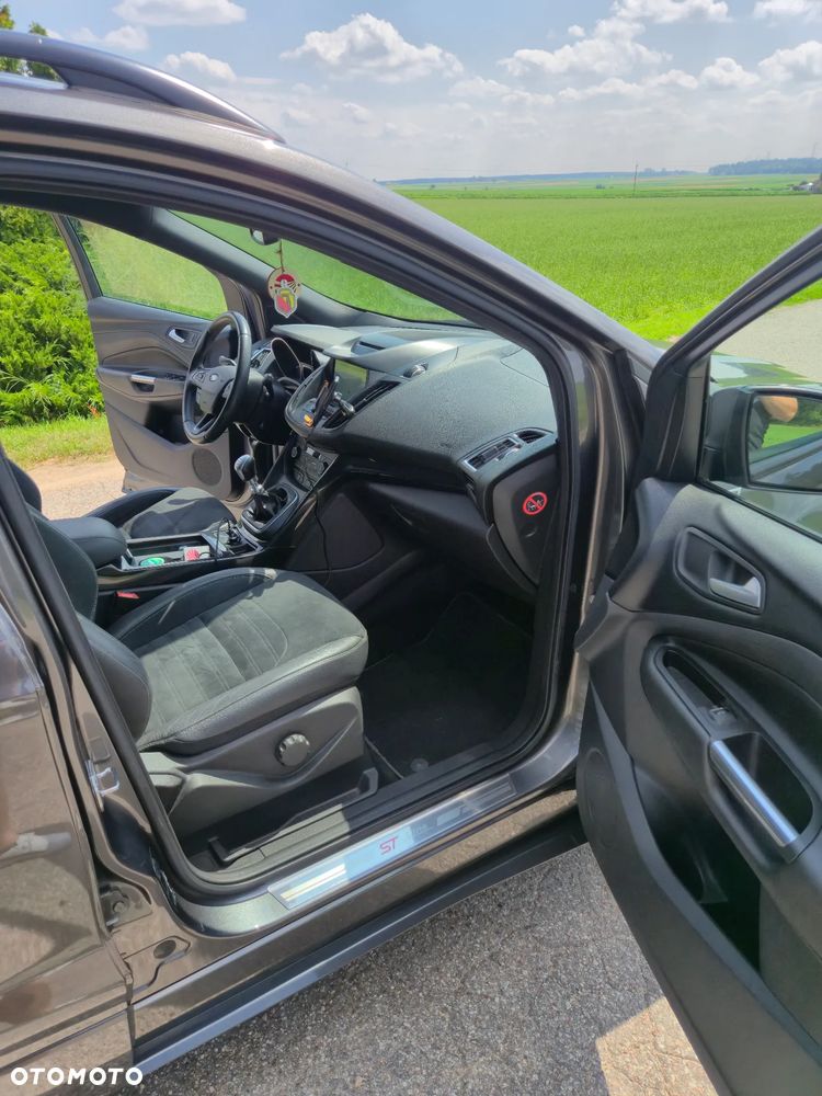 Ford Kuga 1.5 EcoBoost 2x4 ST-Line - 18