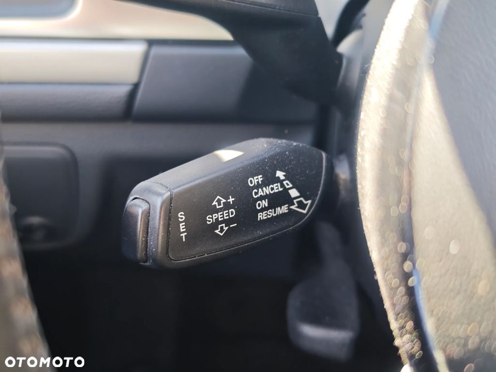 Audi A6 Avant 2.0 TDI Ultra S tronic - 13