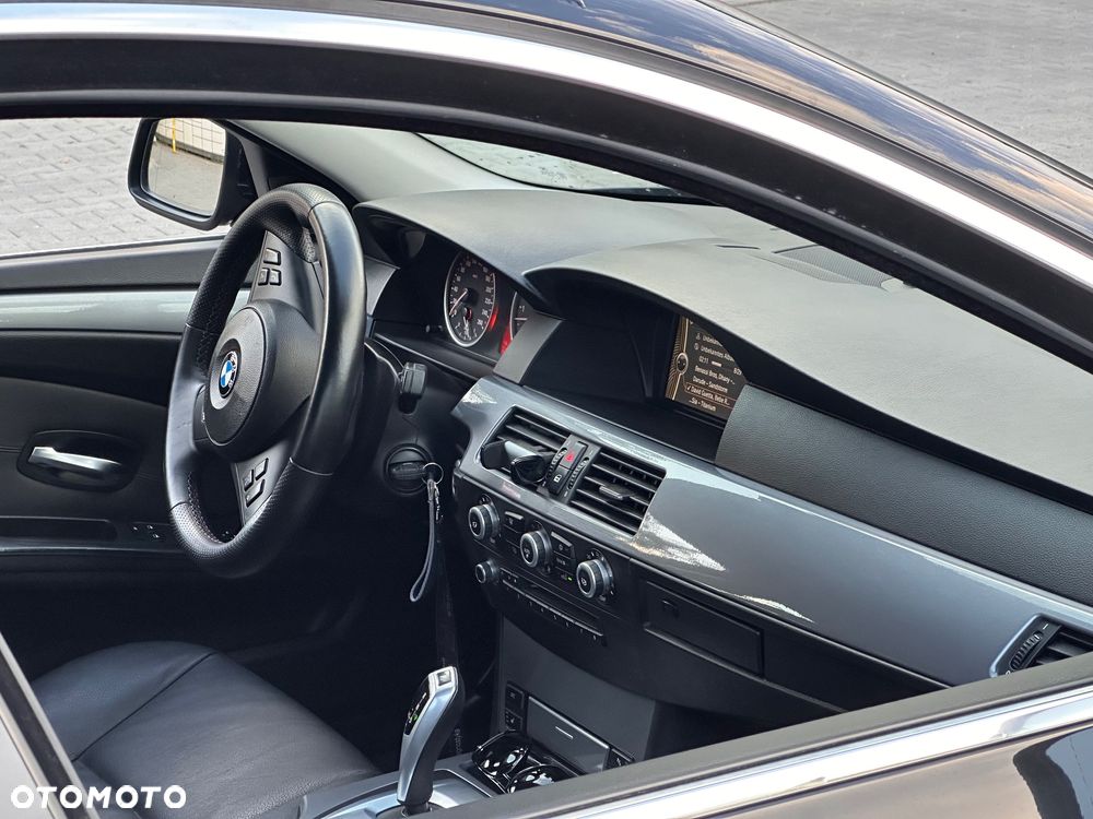 BMW Seria 5 530d Touring - 10