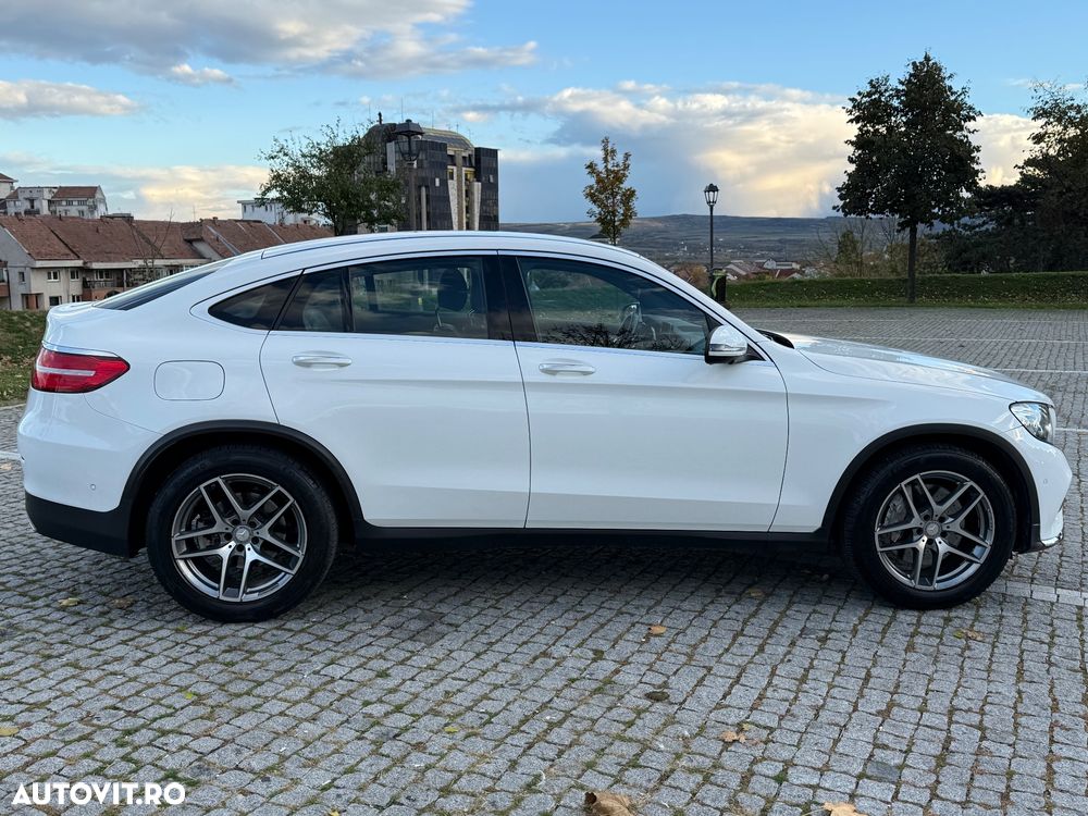 Mercedes-Benz GLC Coupe 250 4Matic 9G-TRONIC AMG Line - 12