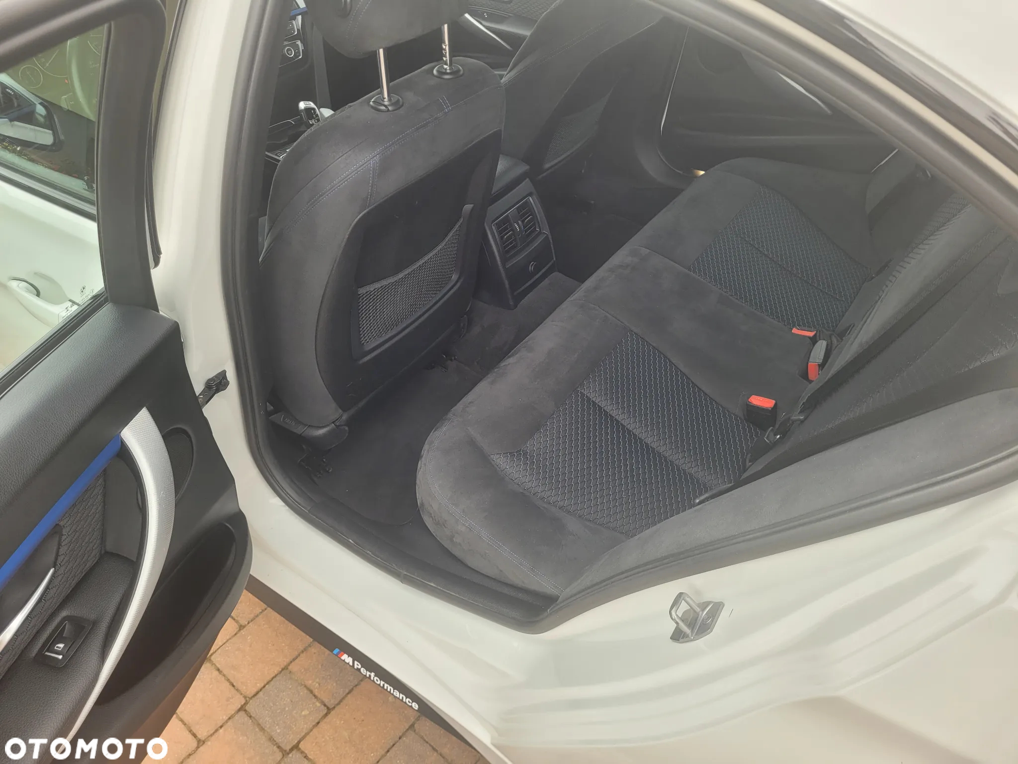 BMW Seria 3 330e iPerformance M Sport - 26