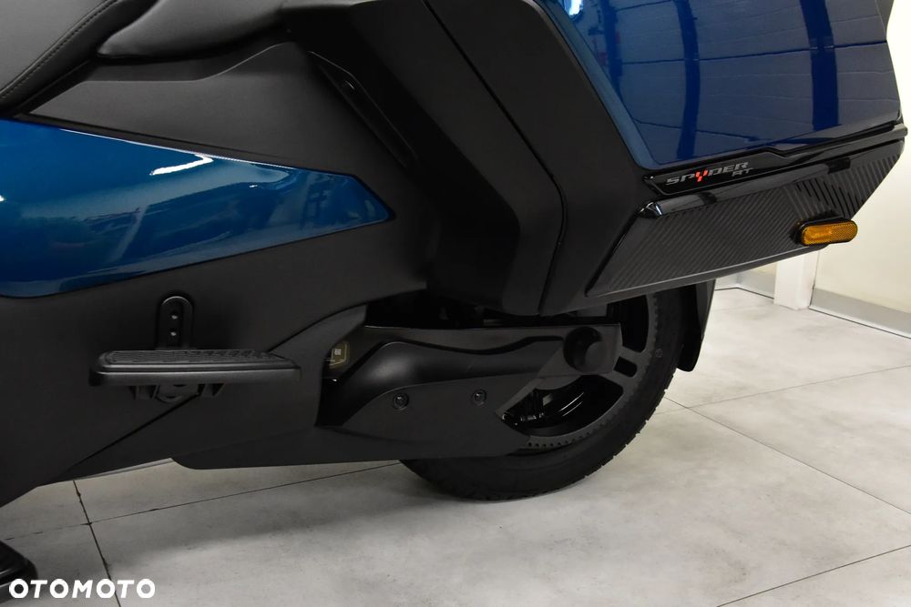 Can-Am Spyder - 36