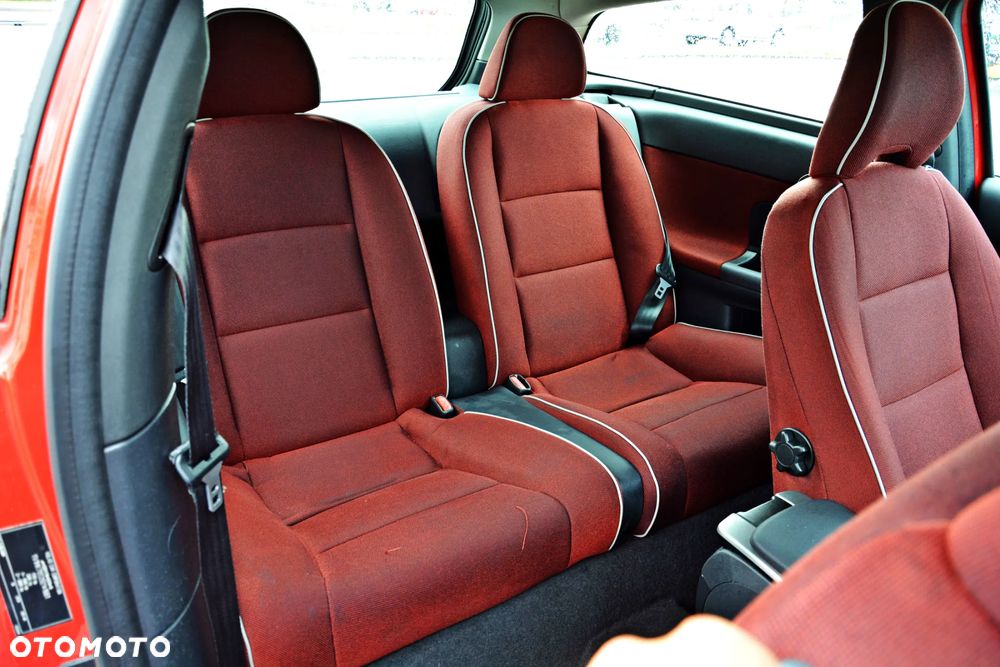 Volvo C30 1.6D Momentum - 14