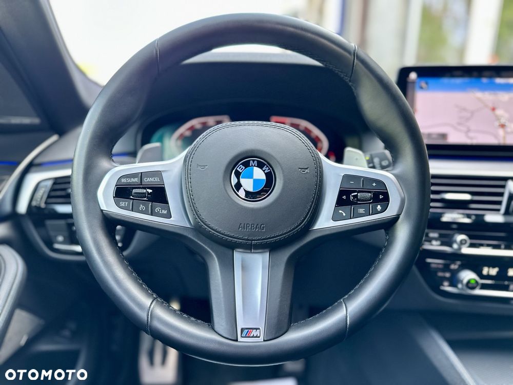 BMW Seria 5 520d xDrive M Sport Edition - 13