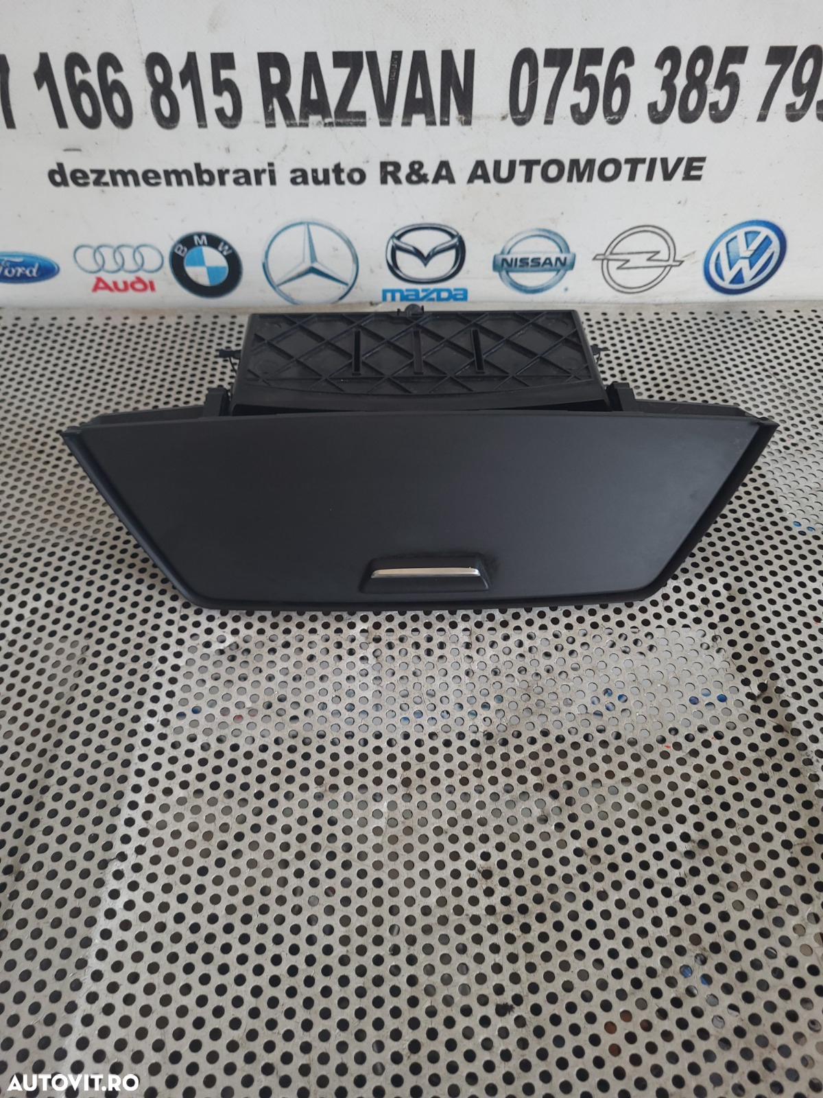 Capac Sertar Bord Bmw X1 E84 Volan Stanga An 2009-2010-2011-2012-2013-2014-2015 Dezmembrez Bmw X1 E - 2