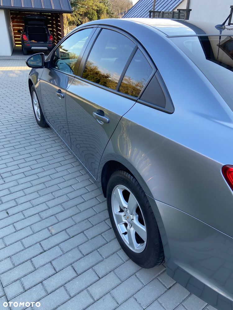 Chevrolet Cruze 1.8 LT+ - 9