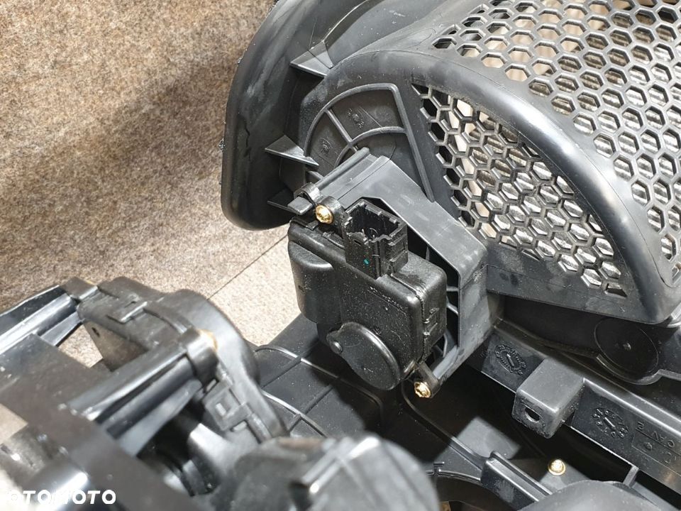 Nagrzewnica JEEP GRAND CHEROKE 17 21 rok . - 6