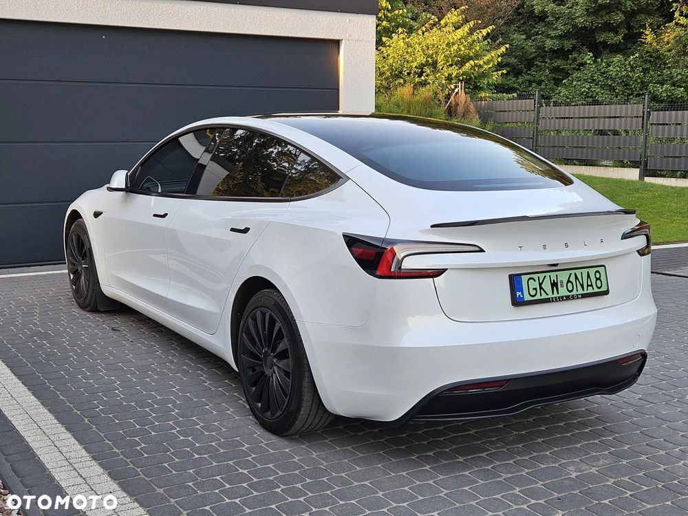 Tesla Model 3 - 9