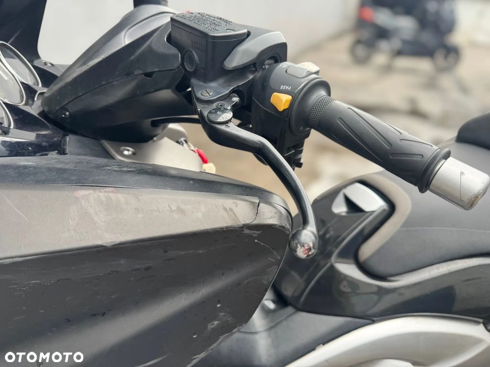 Yamaha Tmax - 12