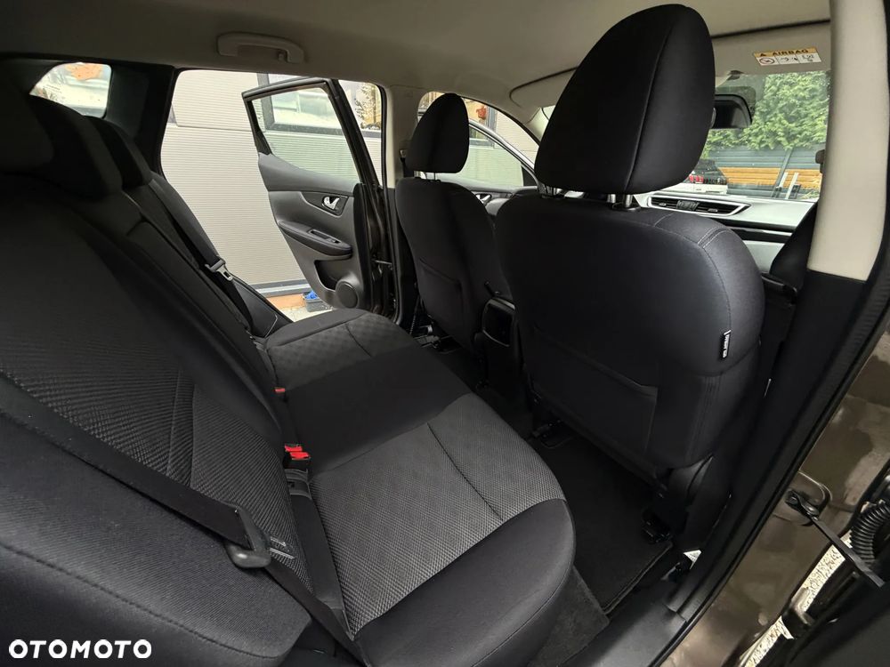 Nissan Qashqai 1.2 DIG-T N-Connecta EU6 - 17