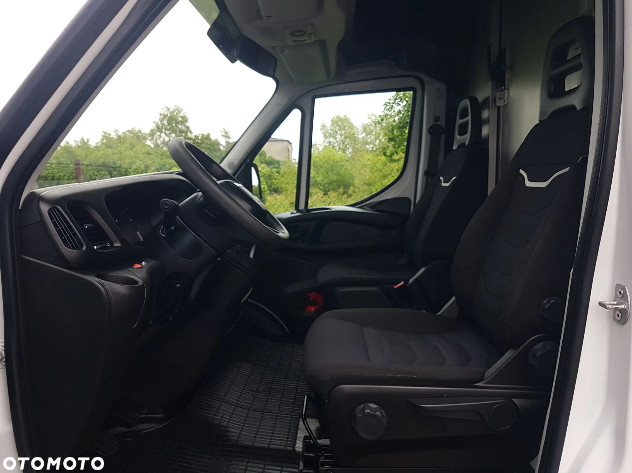 Iveco DAILY KONTENER NISKOPODŁOGOWY 4,43x2,23x2,42 SKLEP FOODTRUCK BAR KLIMA KONIOWÓZ KAMPER - 22