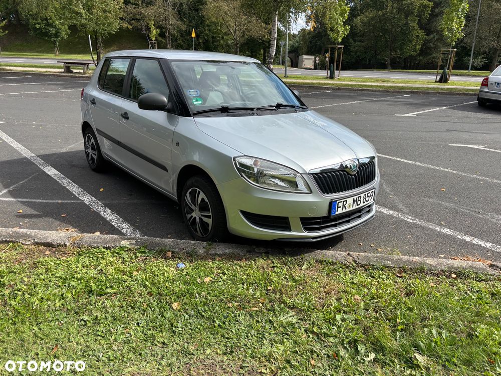 Skoda Fabia 2010 photo 2