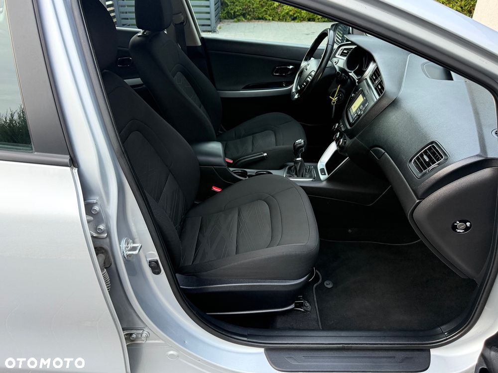 Kia Ceed 1.6 GDI ISG Vision - 18