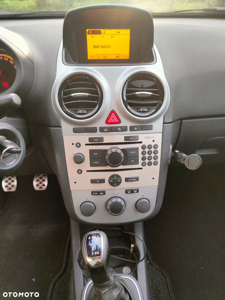 Opel Corsa 1.6T GSI - 11