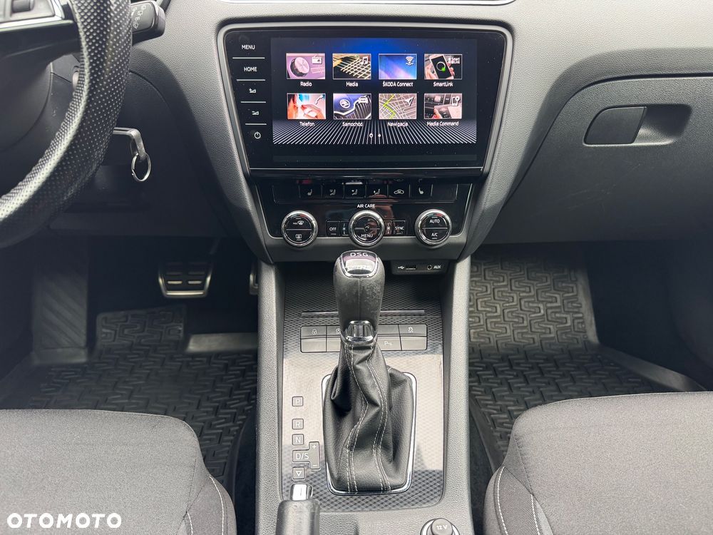 Skoda Octavia 2.0 TDI DSG RS - 39