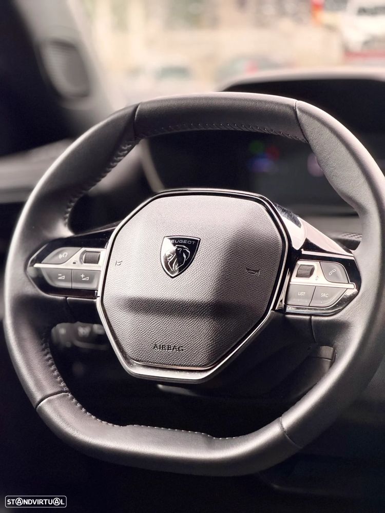 Peugeot 2008 1.2 PureTech Allure Pack - 30