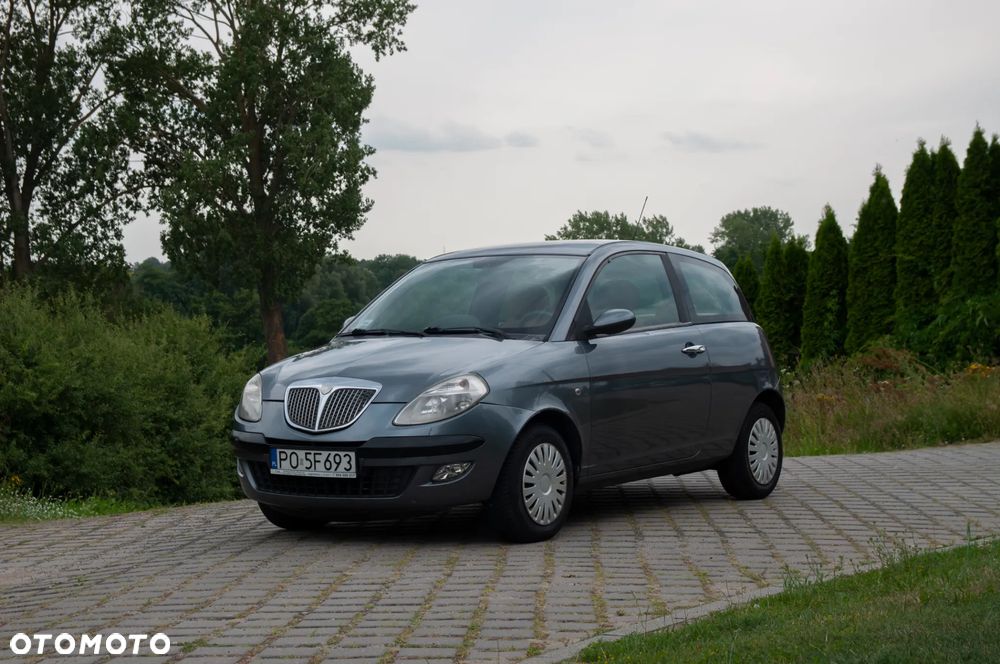 Lancia Ypsilon 1.2 16v Class - 1