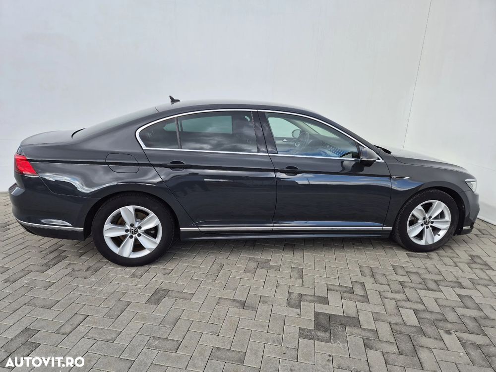 Volkswagen Passat 2.0 TDI DSG 4Mot Highline - 6