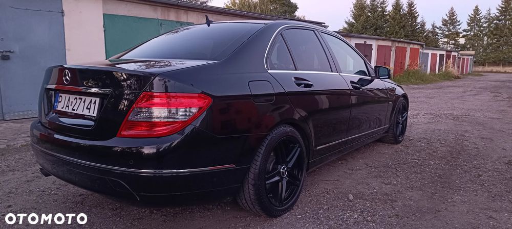 Mercedes-Benz Klasa C 180 CGI Automatik BlueEFFICIENCY Avantgarde - 5