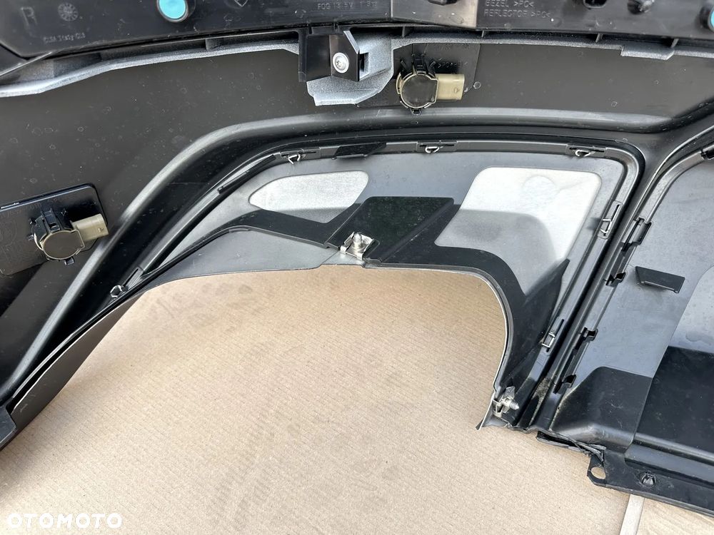 Zderzak Tylny Lamborghini URUS, kompletny - tył - 16