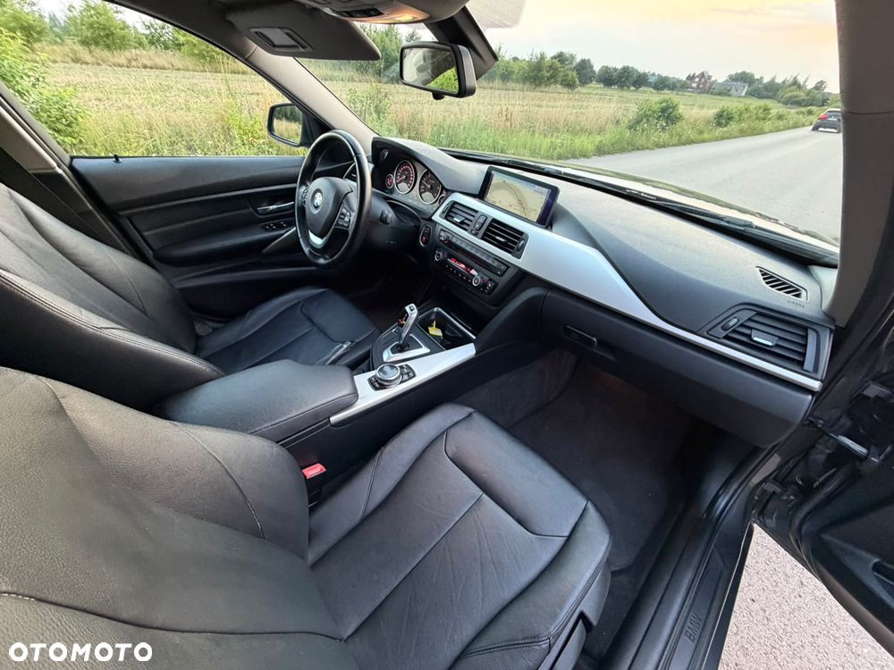 BMW Seria 3 320d Luxury Line - 40