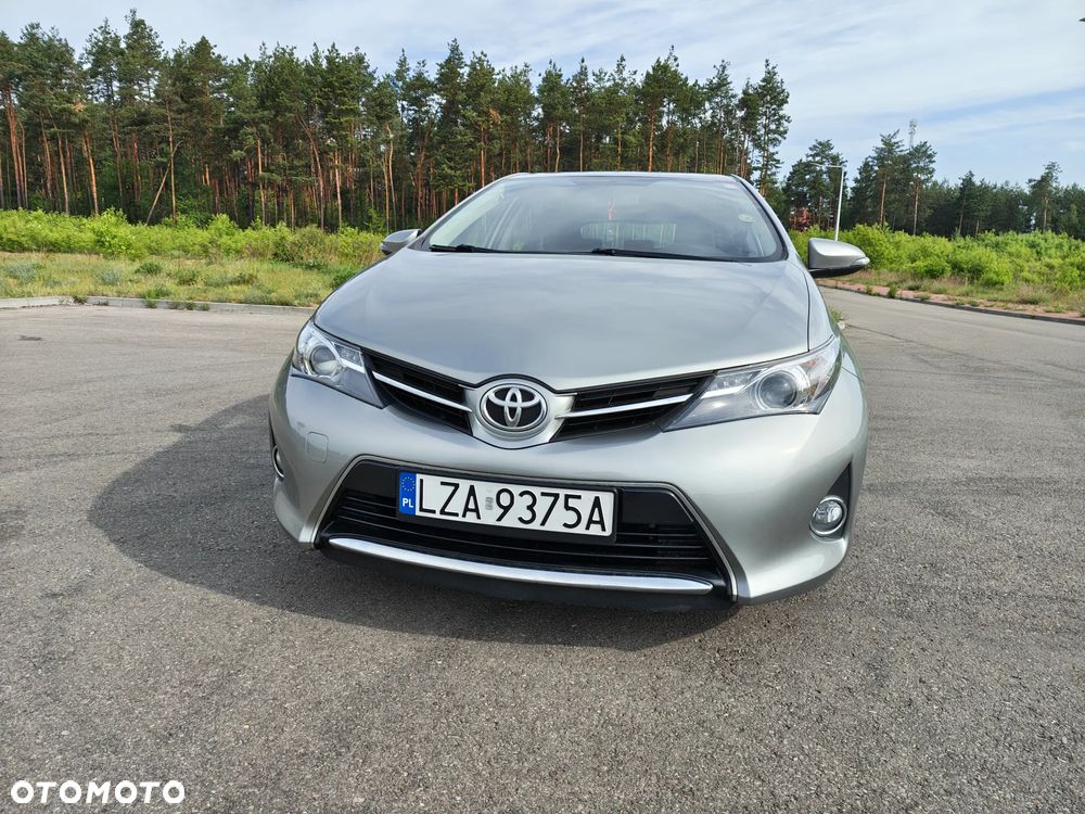 Toyota Auris 1.33 Dual-VVT-i Edition - 1