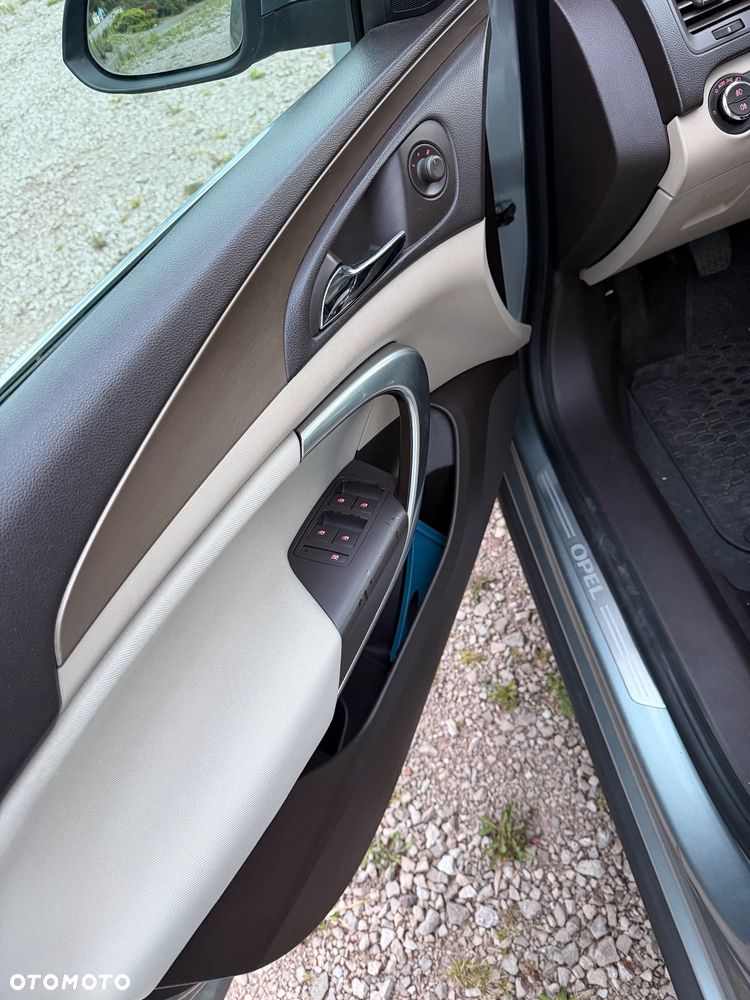 Opel Insignia 1.8 - 15