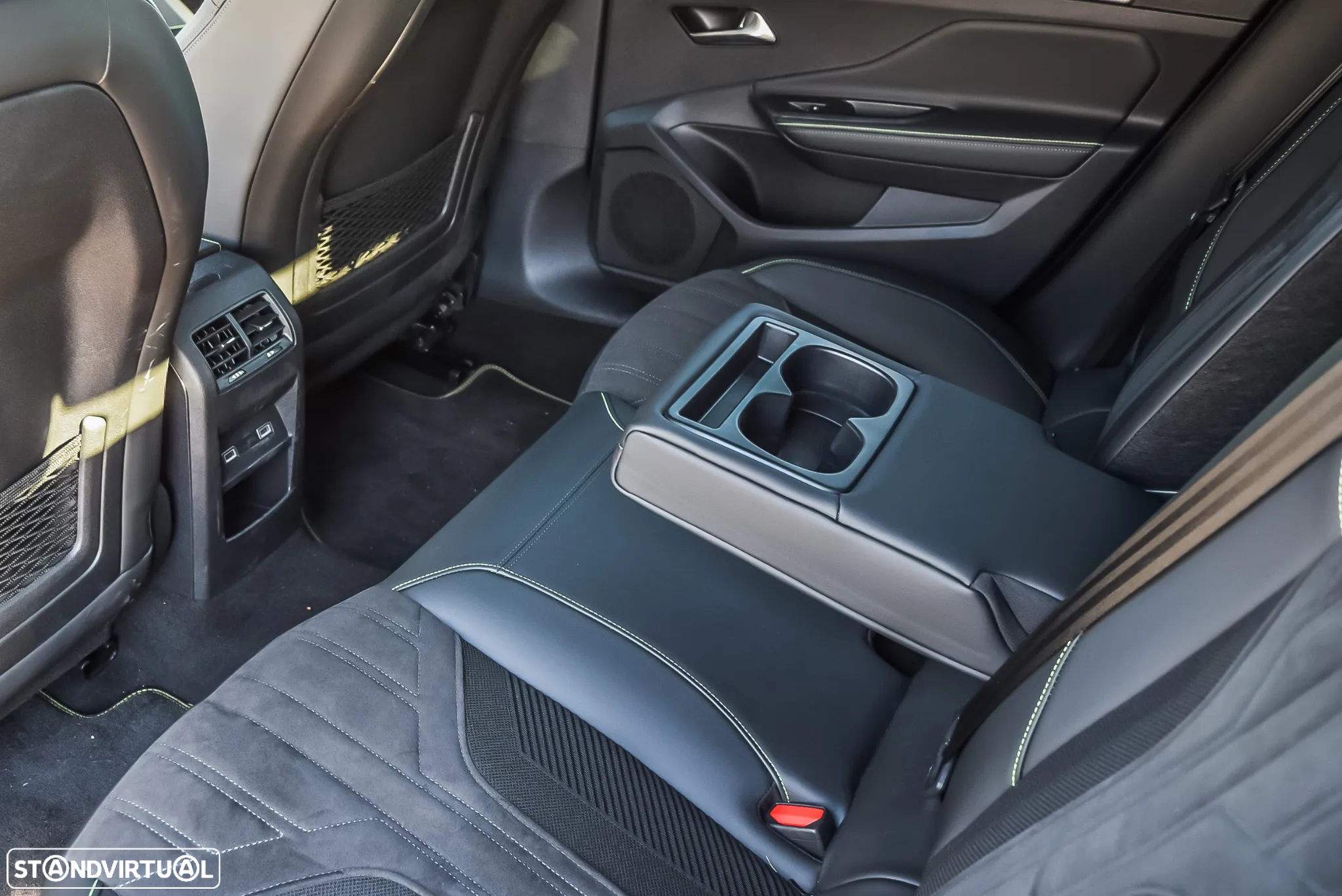 Peugeot 408 1.6 Hybrid GT e-EAT8 - 17