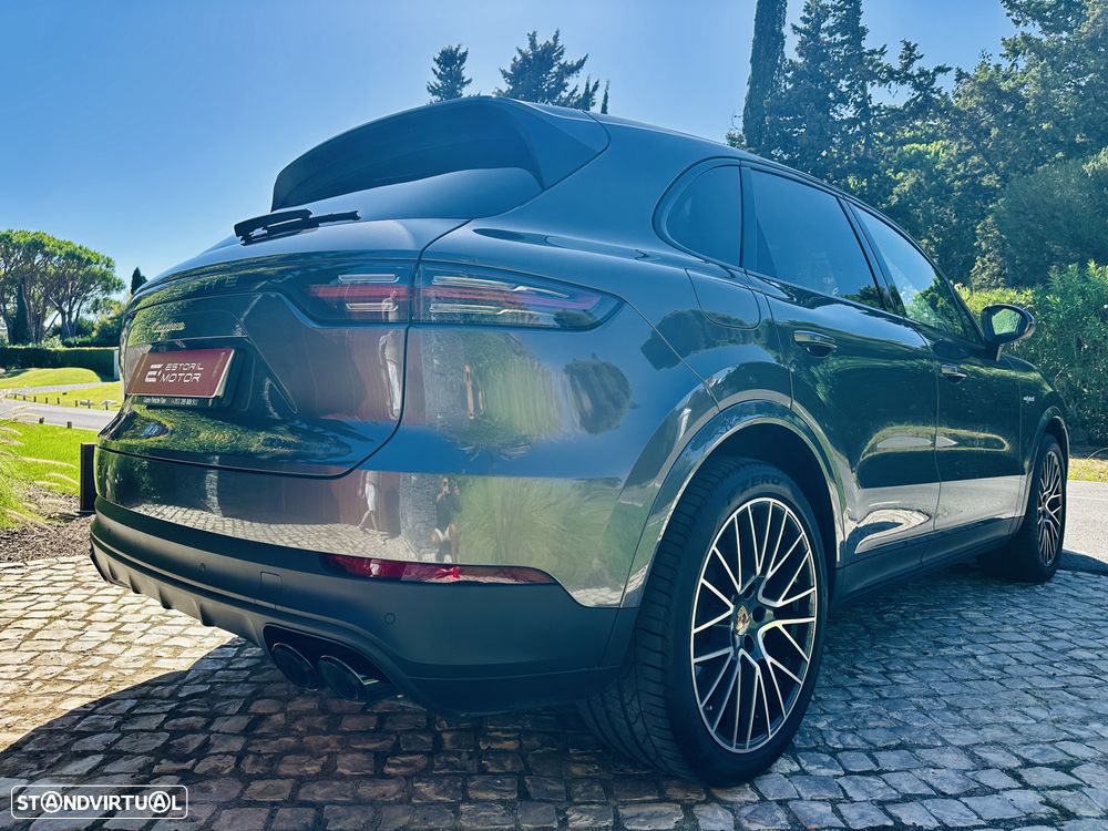 Porsche Cayenne - 8