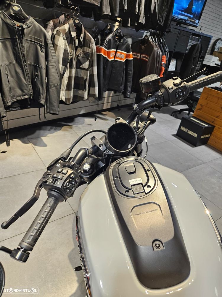 Harley-Davidson Sportster SPORTSTER S - 13